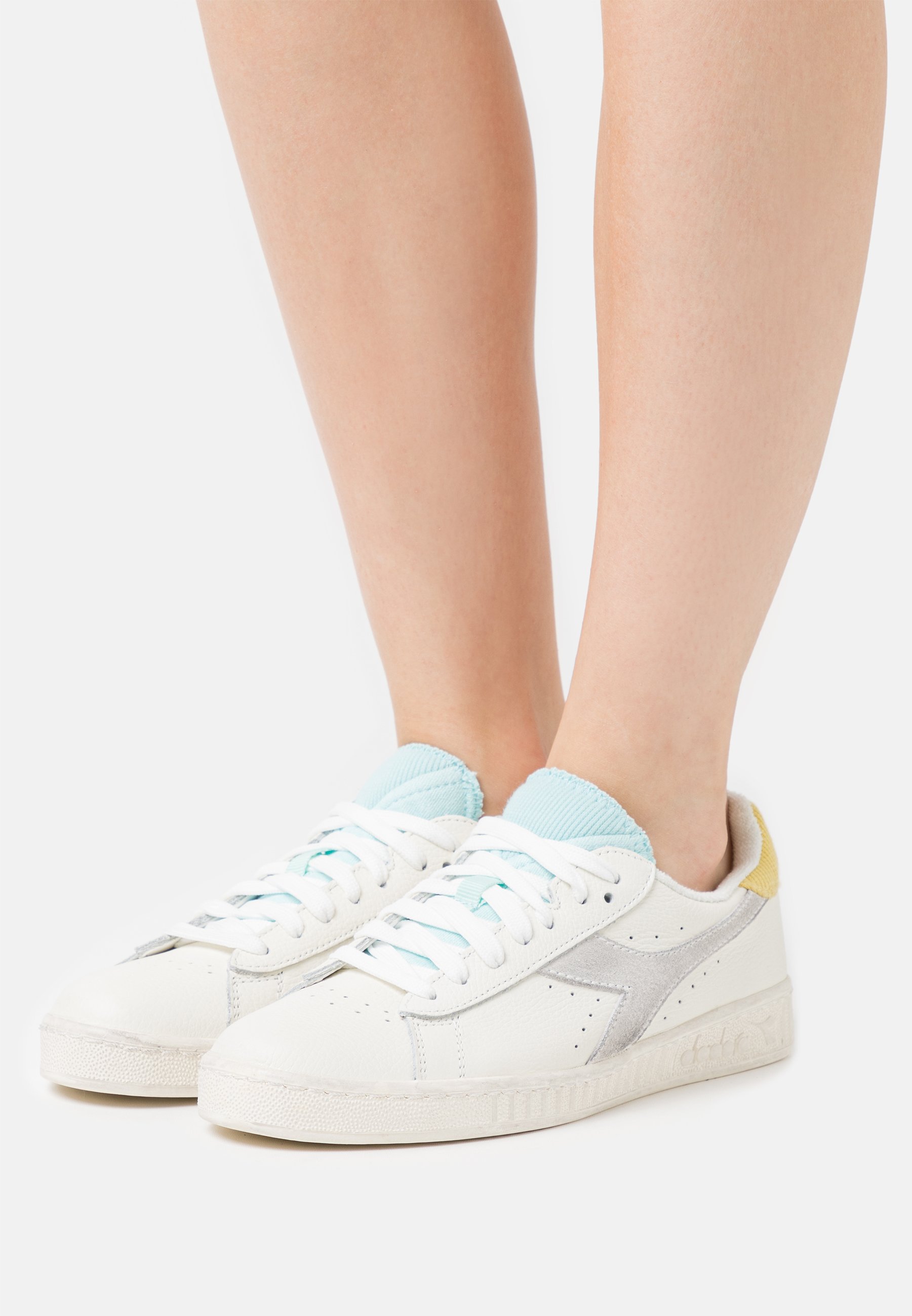 Gate 109 \u003e BRAND \u003e DIADORA \u003e DIADORA GAME L LOW ICONA UNISEX SNEAKERS GOLD  GREENER PASTURES 39