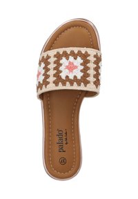Sandalo scivoloso marrone con una fascia in tessuto intrecciato che presenta un motivo geometrico in rosa e bianco. Suola marrone chiaro con dettagli di cucitura.