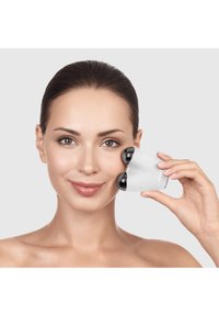 GESKE MICROCURRENT FACE-LIFTER | 6 IN 1 - Hudplejeredskab - white