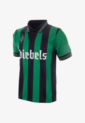 Groen-zwart gestreept voetbalshirt met verticale strepen, zwarte kraag, decoratieve mouwafwerking en het "Diebels"-logo op de borst.