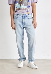 HUGO JONAH - Tiesaus kirpimo džinsai - light/pastel blue