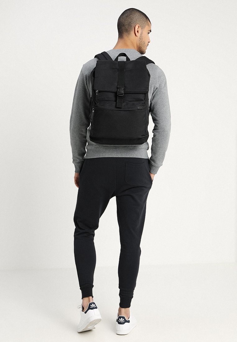 TOM TAILOR SIMON Ryggsäck blacksvart Zalando.se TOM TAILOR SIMON Ryggsäck blacksvart Zalando.se