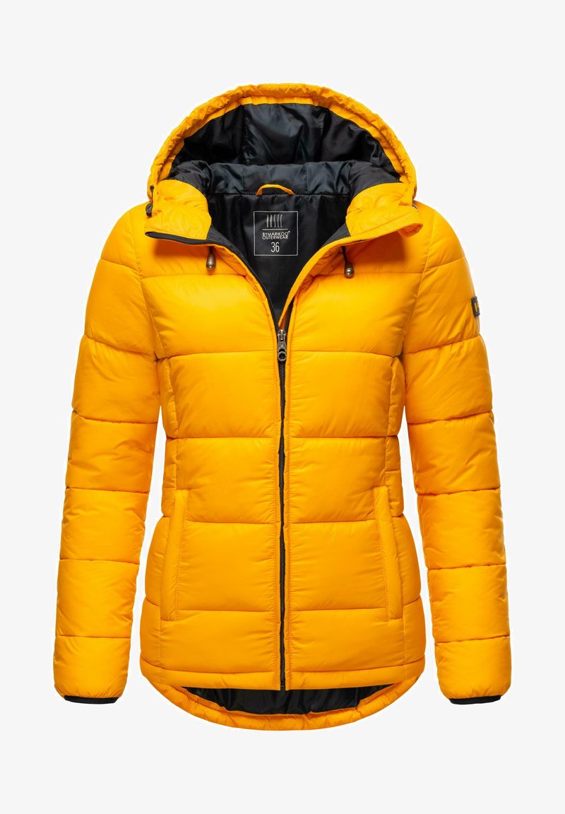 Geltona pūkų striukė su kapučinu, pasižyminti siuvinėta tekstūra, juodu vidiniu pamušalu, priekinio užtrauktuko uždarymu ir šoninėmis kišenėmis.