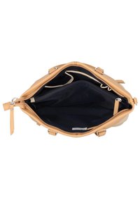Borsa a tracolla in pelle beige con una texture liscia, dotata di un interno blu scuro, molteplici scomparti e una tasca con zip. Include cinturini regolabili.
