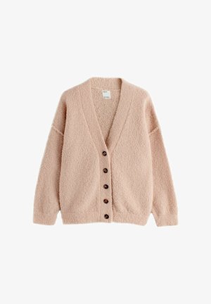 Cardigan fluffy rosa chiaro con scollatura a V profonda, cinque bottoni marroni frontali e maniche lunghe con una vestibilità ampia.