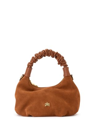 Borsa a mano in camoscio marrone con manico in pelle arricciato e piccolo emblema dorato sulla parte anteriore, con chiusura con cerniera dorata.