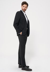 RYŁKO Biznesowe buty sznurowane