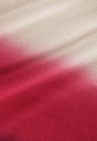 TATUUM Marškinėliai su spaudiniu - rouge