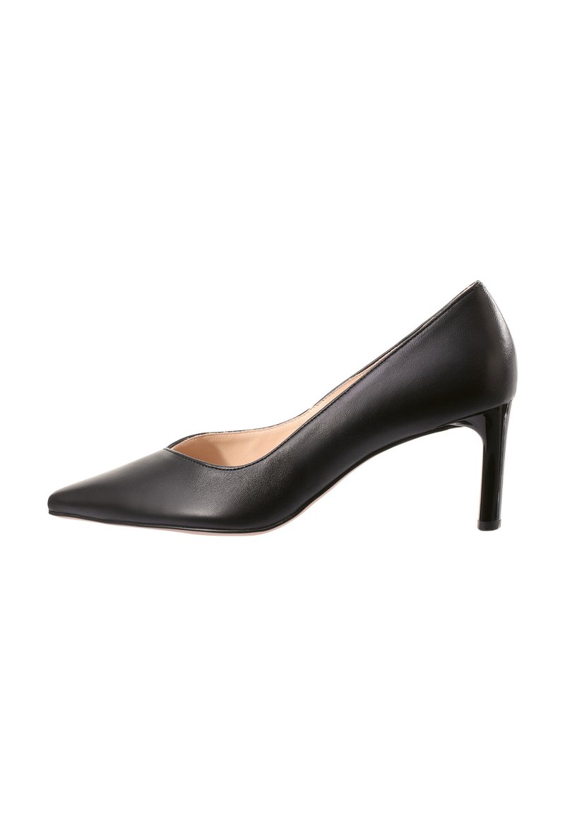 Černé lakované kožené podpatky s špičatou špičkou a elegantním tvarem. Hladká textura a výška podpatku 7,5 cm pro formální nošení.
