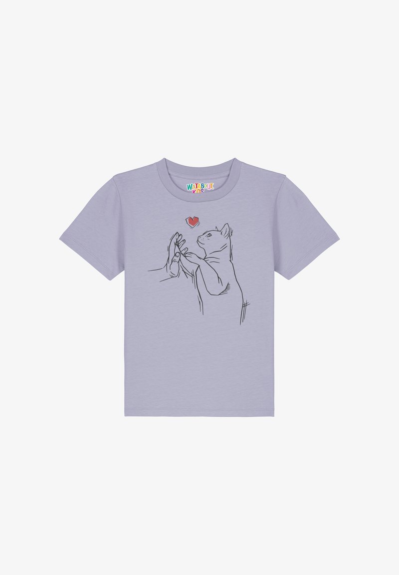 Lavender t-shirt met een afbeelding van een kat en een hand die elkaar raakt, met een klein rood hart erboven. Ronde hals, korte mouwen, gemaakt van katoen.