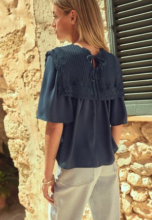 Next MIX RUFFLE LAYER - Blúzka - chambray blue