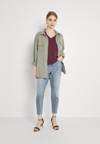 Vero Moda VMFILLI - T-shirt básica - port royale