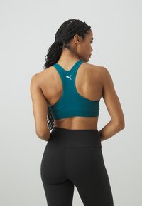 Puma 4KEEPS SHAPELUXE SEAMLESS - Sujetadores deportivos con sujeción media - cold green