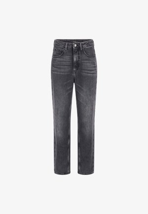 Fekete farmernadrág magas derékkal, egyenes szára, öt zsebes kialakítással és enyhe kopásnyomokkal egy kissé megfakult felületen.