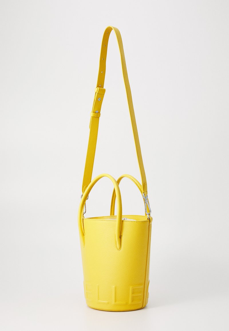 Sac à Main Coccinelle Myrtha Maxi Log Mini Crossbody Bag - Cuir De Vache, Couleur Snow, Neuf Avec étiquettes