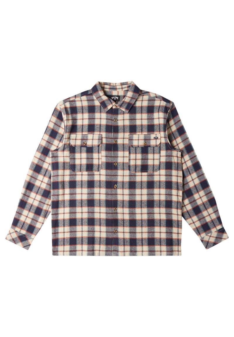 Camisa de franela con un patrón de cuadros en azul marino, crema y óxido. Presenta dos bolsillos en el pecho y cierres de botón. El material tiene una textura suave.