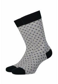 Szare skarpetki z czarnym palcem i mankietem, z powtarzającym się niebieskim geometrycznym wzorem, wykonane z miękkiego, elastycznego materiału.