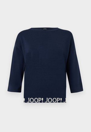 Tumesinine pika varrukaga kampsun laia kaelusega ja valge "JOOP!" logomustriga ääres.