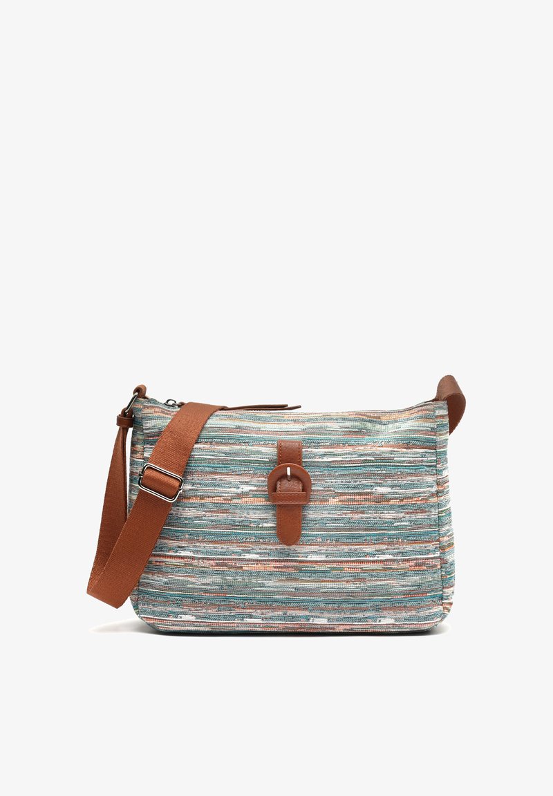 Petit sac bandoulière rectangulaire avec des rayures horizontales multicolores, une sangle en tissu marron réglable et un détail central avec une boucle marron.