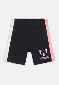 Shorts deportivos negros con cintura elástica, que presentan acentos laterales en azul claro y rosa, y un logo rosa de "MESSi" en el dobladillo.