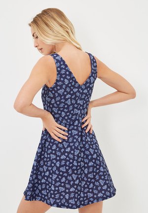 Outfitters Nation, ESTAMPADO - Vestido ligero - azul