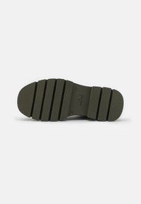 Copenhagen Studios CPH686 - Botas de tornozelo com plataforma - black/green