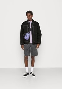 Levi's® VINTAGE TEE - T-shirt básica - natural dye violet