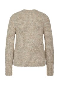 Beżowy sweter z dzianiny o teksturowanym, prążkowanym wzorze. Posiada długie rękawy i okrągły dekolt, co podkreśla przytulny styl.