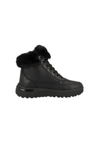 Czarne skórzane botki za kostkę z kołnierzem z sztucznego futra, płaską podeszwą i okrągłym noskiem. Zawierają metalowe oczka i teksturowane wykończenie.