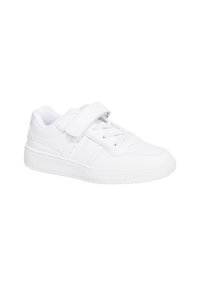 Zapatilla deportiva blanca con un upper de aspecto cuero liso, cierre de cordones y velcro, collar acolchado y suela de goma texturizada.