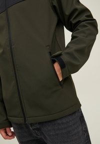 Jack & Jones JJEMARVIN HOOD - Chaqueta outdoor - rosin