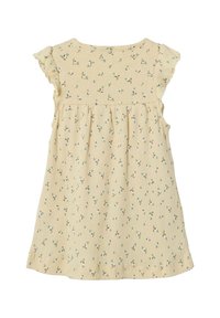 Gul blommönstrad klänning med korta volangärmar, plisserad design och mjuk ribbad textur. Tyget har små gröna och vita blommor.