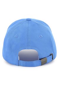 Blauwe katoenen baseballpet met een gebogen rand, verstelbare band aan de achterkant en metalen hardware met het merkmen.