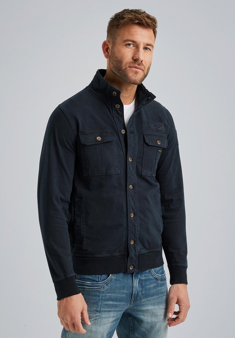 PME Legend MIT KNOPFVERSCHLUSS - Strickjacke - salute/dunkelblau  