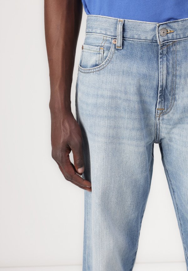 RYAN OUTLINE - Loose Jeans3