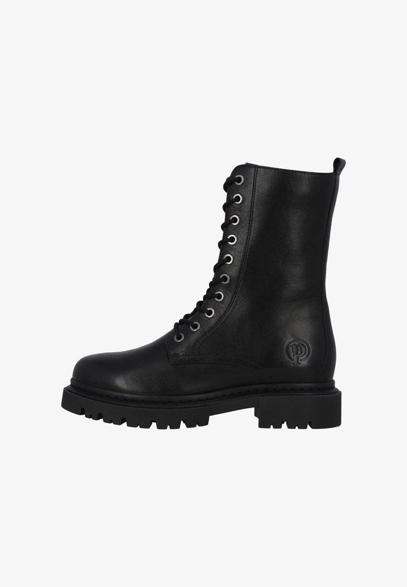 Zwarte leren enkelboots met een ronde neus, acht metalen oogjes en een chunky rubberen zool met een gestructureerd loopvlak.