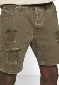 Brave Soul Shorts vaqueros - beige
