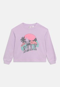 Fialová žebrovaná tričko s dlouhými rukávy s tropickým motivem růžového slunce, palmami, květinami a nápisem "ROXY" ve stylizovaných písmenech na přední straně.