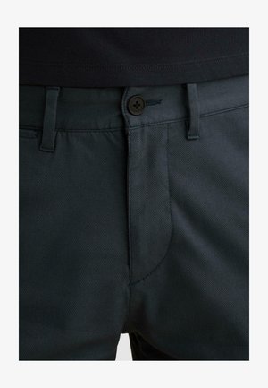 Vanguard, V69 - Short - midnight navy