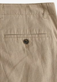 Next REGULAR FIT - Pantaloni scurți - stone