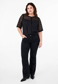 Zizzi MIT KURZEN ÄRMELN - Blúzka - black