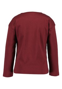 Burgundská košile s dlouhým rukávem vyrobená z bavlny, s kulatým výstřihem a jednoduchým, nezdobeným designem na zadní straně. Hladká textura.