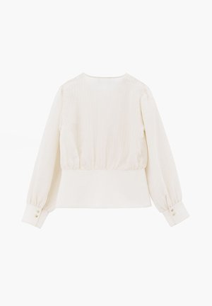 Witte blouse met lange mouwen, geplooide elastische taille en manchetten, manchetten met knopen en een ronde hals, gezien van achteren.