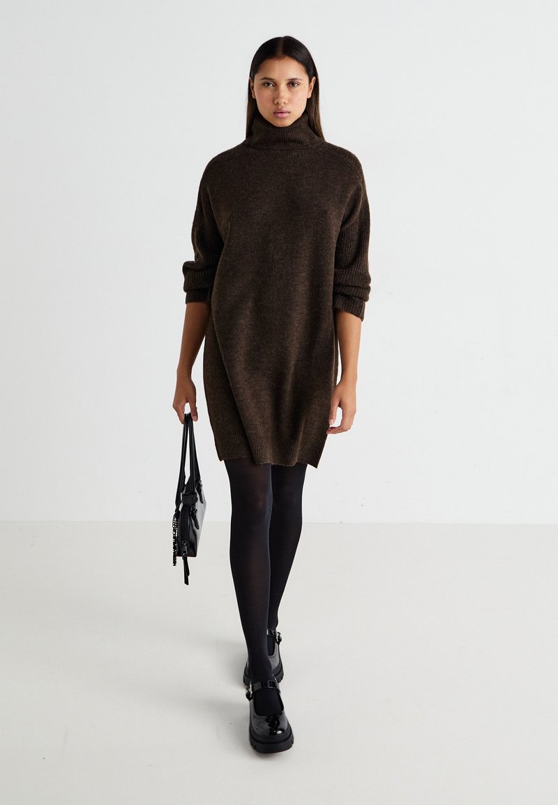 Vero Moda VMJUPITER COWLNECK SHORT DRESS - Jumper dress - chocolate torte  melange/brown - Zalando