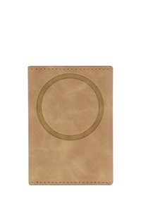 Leren paspoorthouder in lichtbeige met een cirkelvormig reliëfdesign. Gladde textuur, gestikte randen en een minimalistische uitstraling.