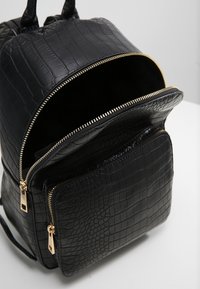 Vero Moda Dagryggsäck - black