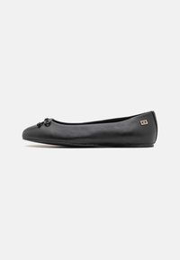 ESSENTIAL - Ballerinasko - black