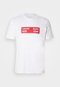 BOX GRAPHIC TEE - Printtipaita - brilliant white