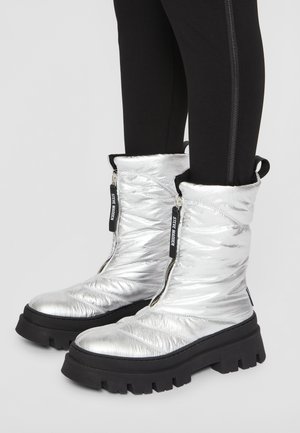 Steve Madden SAVANNAH - Platform boots - silver