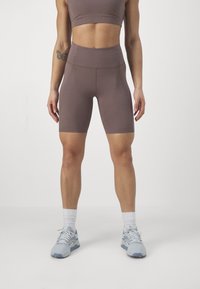 Girlfriend Collective COMPRESSIVE HIGH RISE BIKE SHORTS - Tamprės - porcini